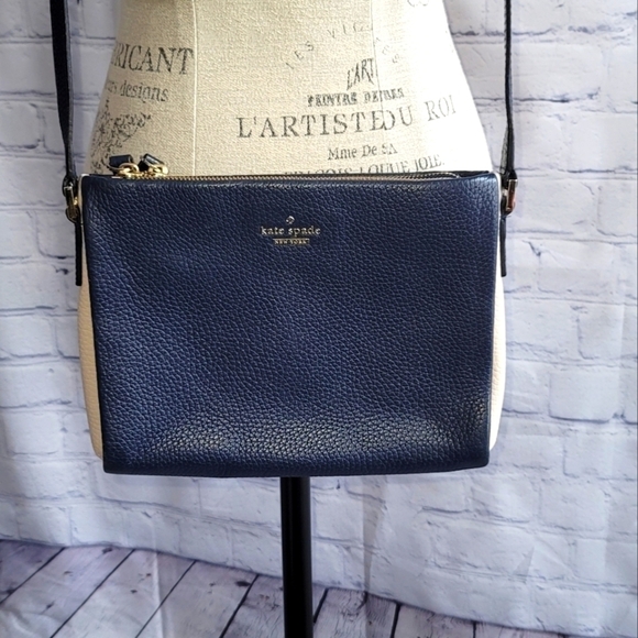 KATE Spade ♠️ Crossbody - Picture 1 of 10
